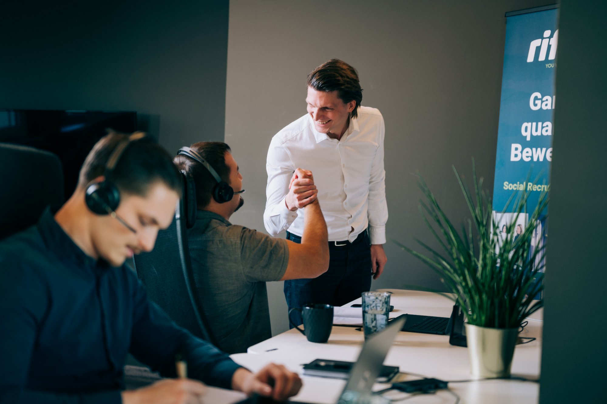 Patrick Schöpfer mit RIFFBIRD Team