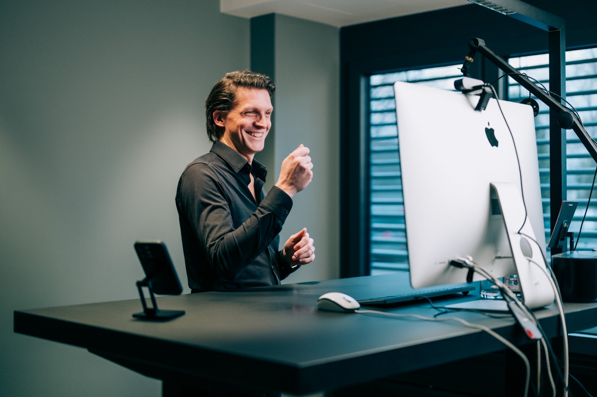 Patrick Schöpfer CEO Unternehmer am Arbeitsplatz